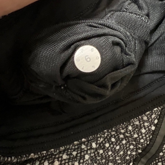 RARE Lululemon Hotty Hot Short Long (Reflective) (4" ) Frozen Fizz Reflective - Picture 3 of 3